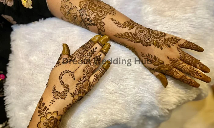 Belgaum Mehendi artist Nikhat